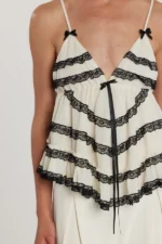 Top pizzo con fiocchetti - immagine 3
