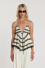 Top pizzo con fiocchetti